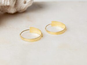Doordraai oorbellen Earring Sela 925 sterling zilver en 18K goud mat Laura Design